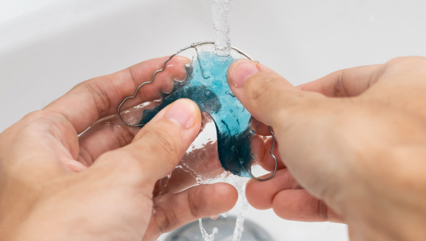 Cleaning your dental retainers