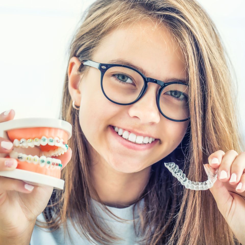 Traditional Houston Braces vs. Invisalign: Which Is Right for You?