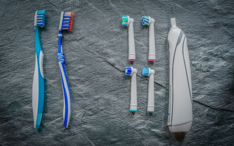 Electric Toothbrush Versus Manual Toothbrush: Which is Best for Houston Braces